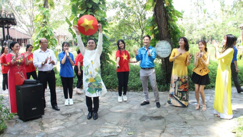 Cultural exchange boosts ties among Vietnamese, Laotian, and Cambodian youth